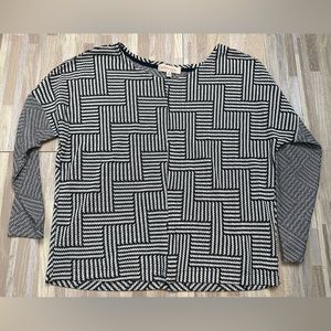 Women’s Lightweight, Drop Shoulder Sweater, Size Medium